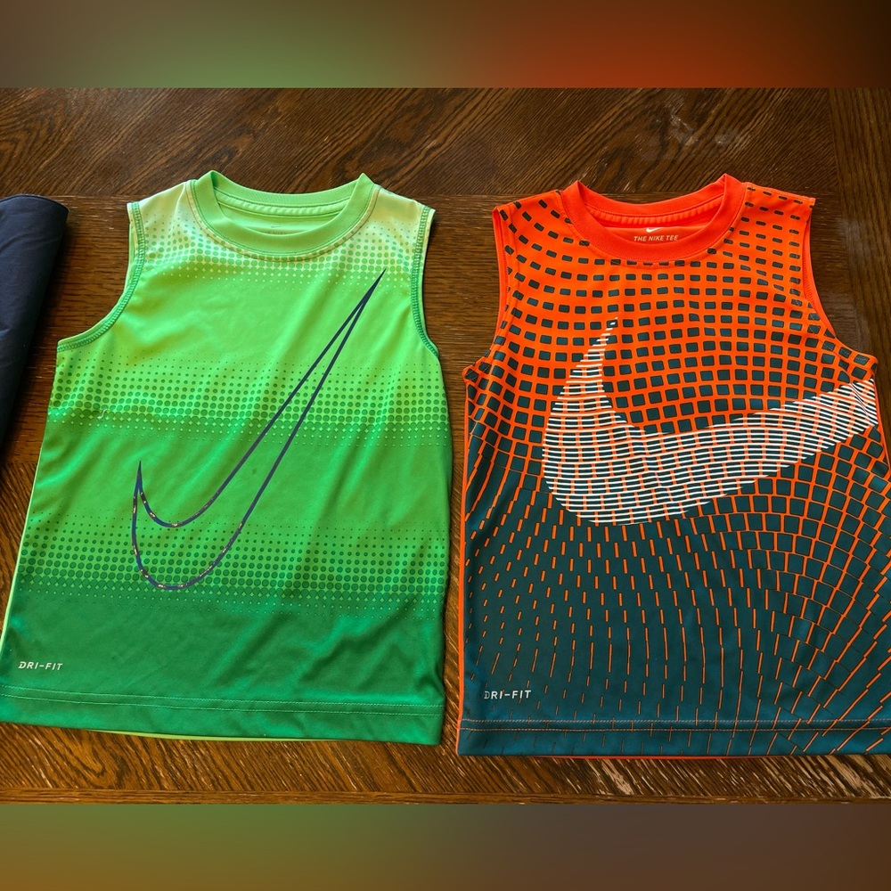TWO BOYS NIKE TANK TOP SIZE 6 SMALL BOYS MEDIUM